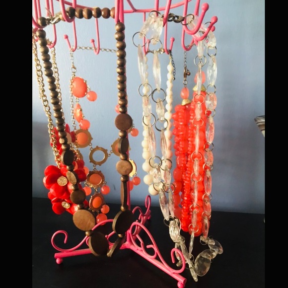 ❤️💗MULTIPLE STATEMENT NECKLACES - Picture 3 of 4